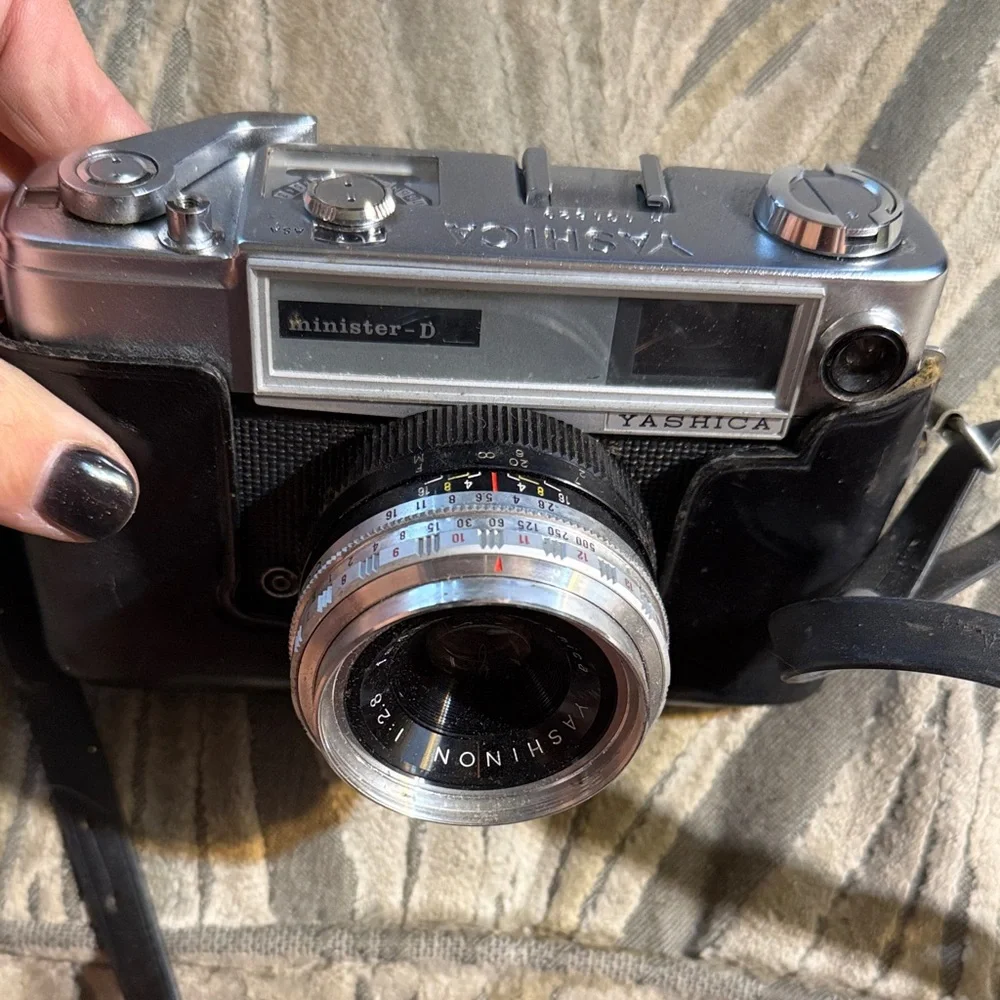 Yashica capture moments